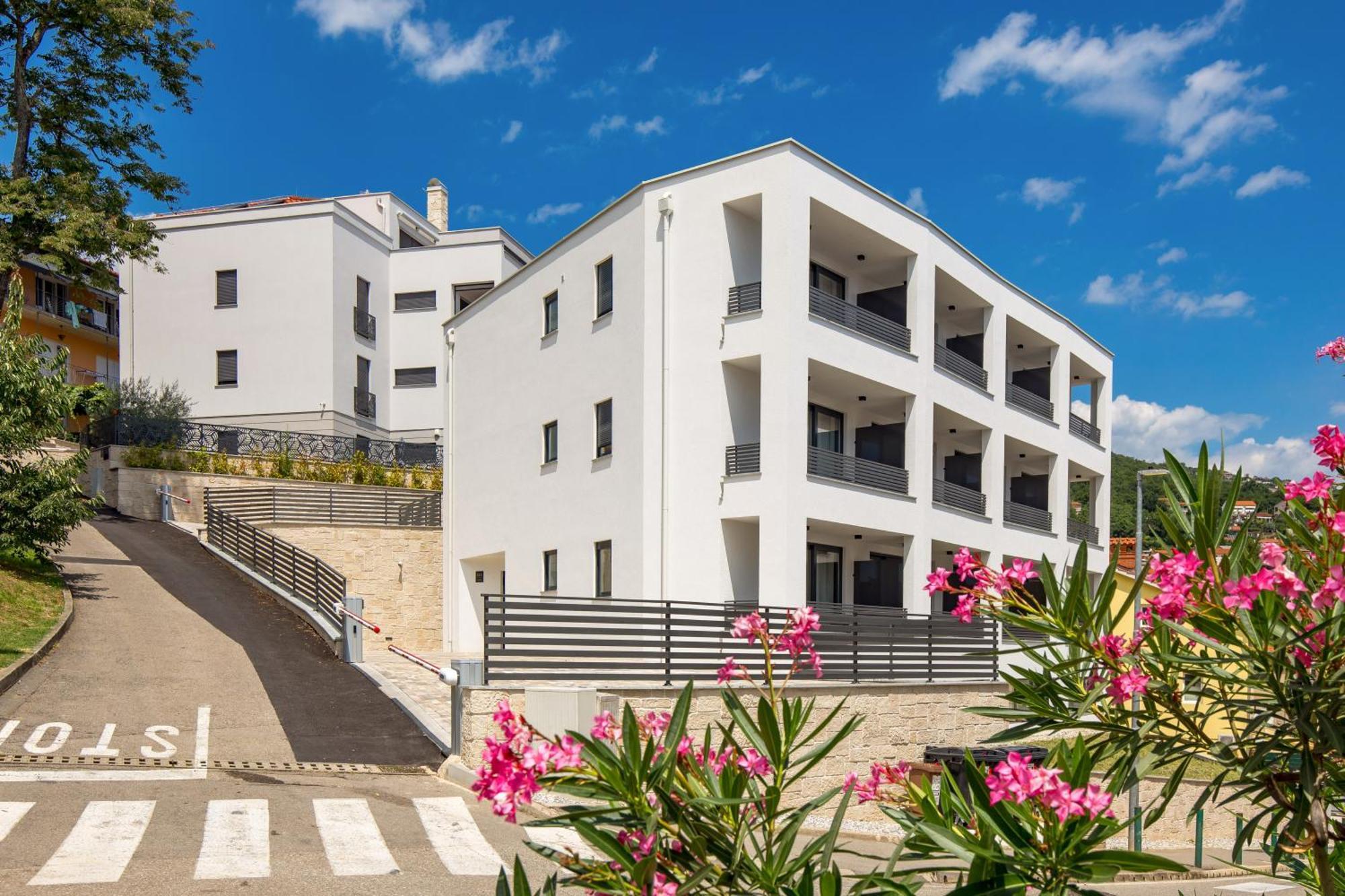 Belinda Apartments With Balcony Opatija Ngoại thất bức ảnh